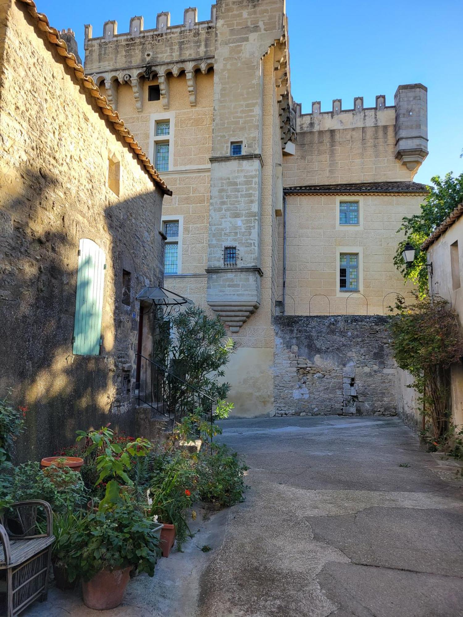 Studio Spacieux De Caractere Montaren-et-Saint-Mediers Exterior photo